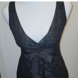 Elie Tahari Silk A line midi Dress Sleeveless Black Embroidery Sz 6 evening